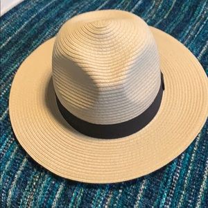 Summer hat/ Sole society